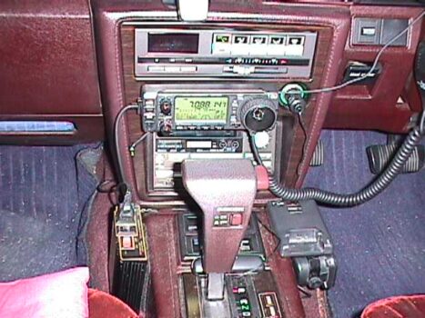 アマチュア無線 懐かしの無線機とタワー(写真集)