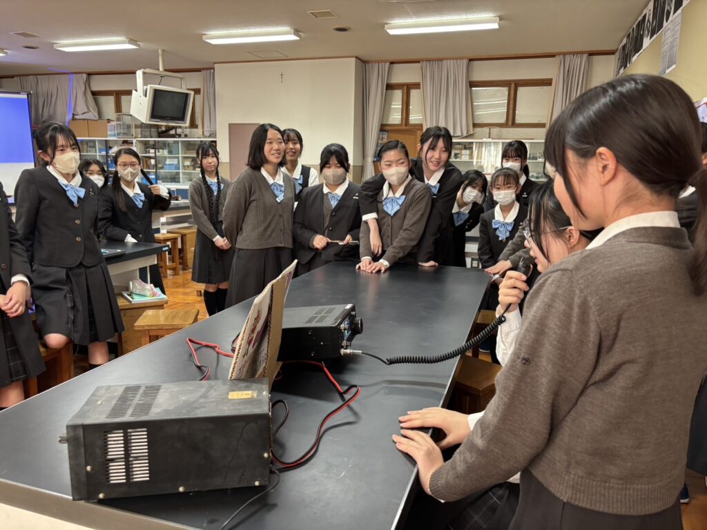 京都ノートルダム女学院での体験運用の様子です。